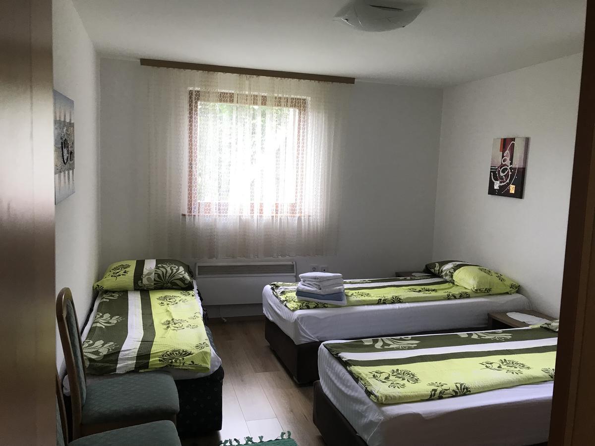 Apartman Mira Lägenhet Sarajevo Exteriör bild